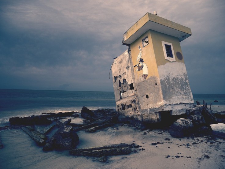 decay_building_seaside_ocean_sand_abandoned_old_structure-570899