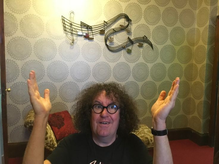 Monty Oxymoron_AUTHORPHOTO